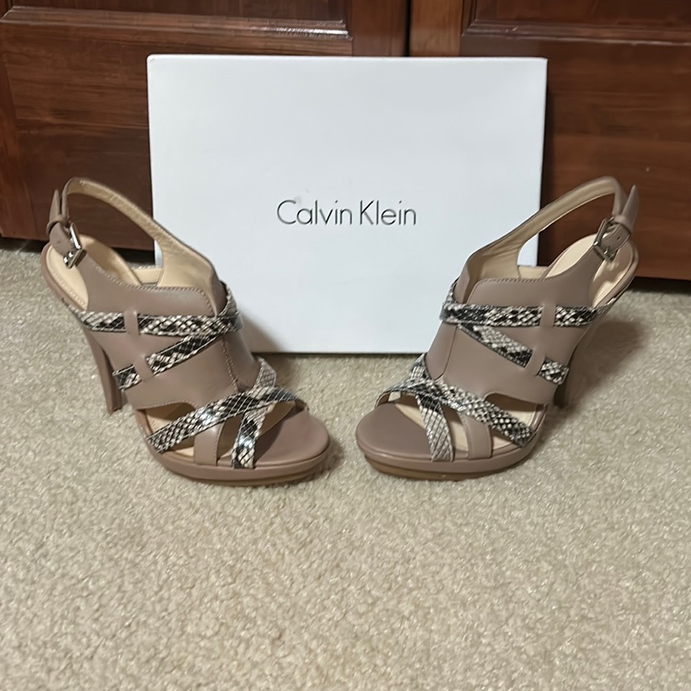 NEW- Calvin Klein Gene Heel-8